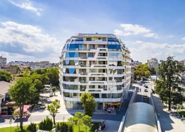 Hot Main Square Newly Built Modern Apartmán