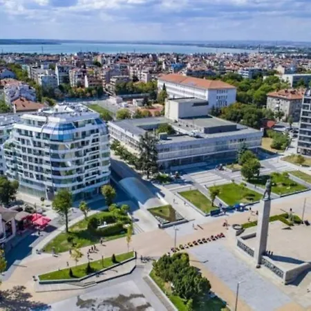 Hot Main Square Newly Built Modern Μπουργκάς